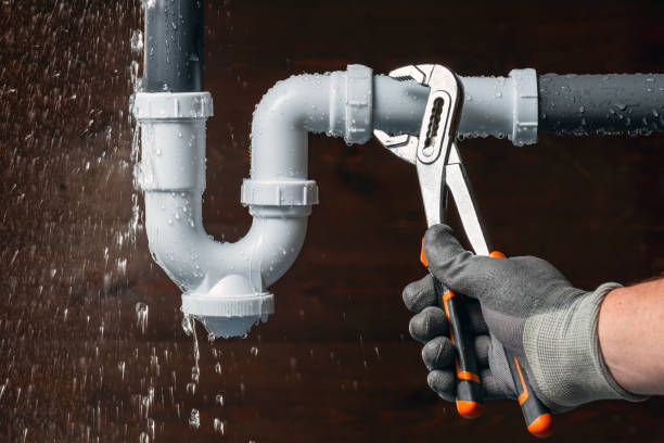 Professional Leak Detection technician working in Pequabuck, CT